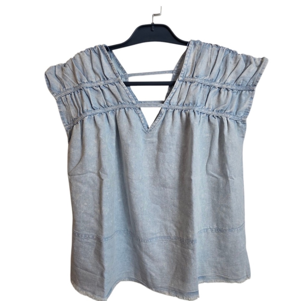 Heyson Women's Blue Chambray Ruffled Top, size M, NWT